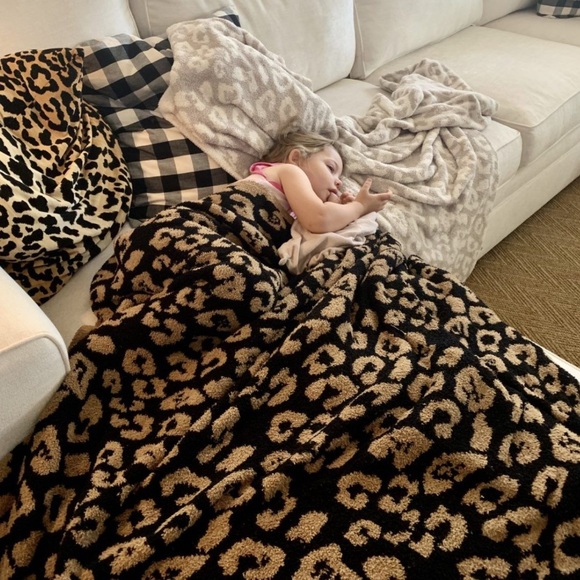 BAREFOOT DREAMS Midnight/ Camel Throw Blanket gently used 180 - Picture 1 of 12